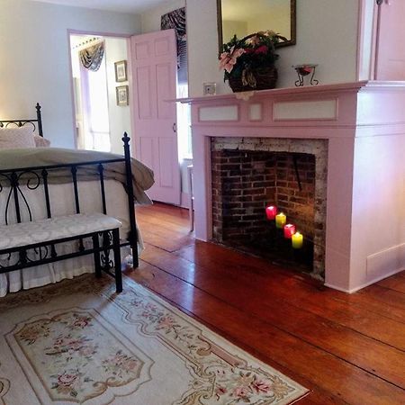 Pryor House B&B 배스 객실 사진